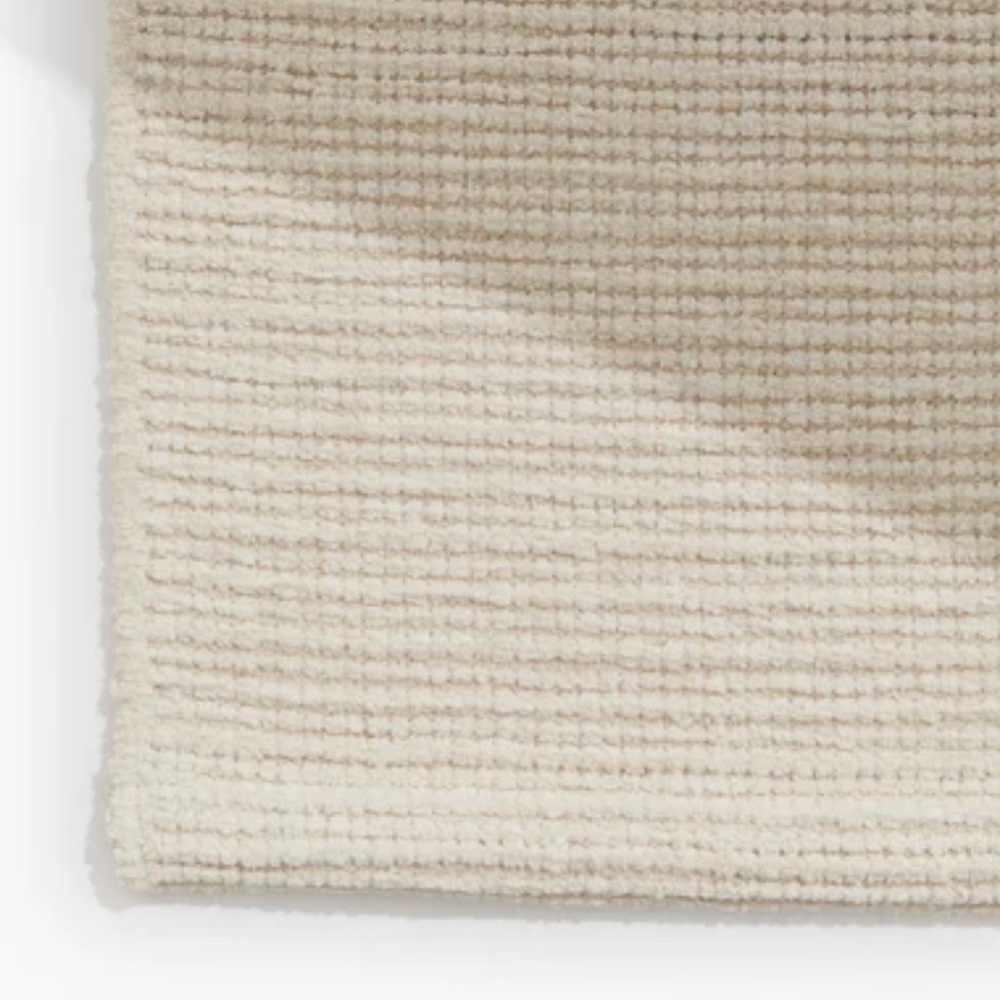 H&M Tapis Rug. - Picture 4 of 7